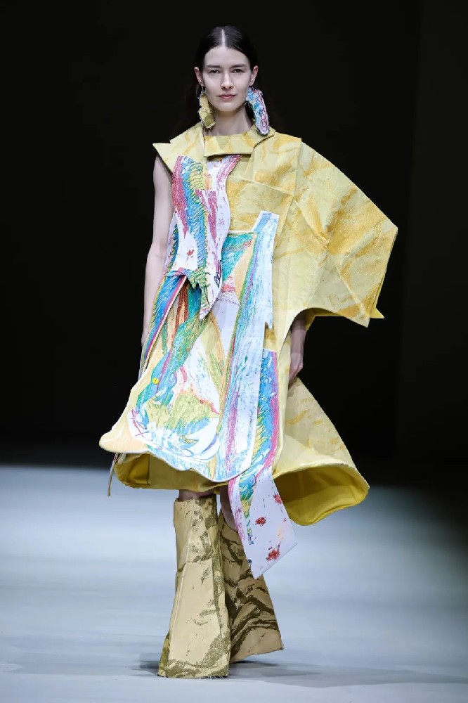 惊艳！中国美院时尚设计学院“零度”幻化发布秀亮相上海时装周