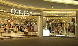 Forever21在重返中国市场路上疯狂试探，网友：用新疆棉吗？